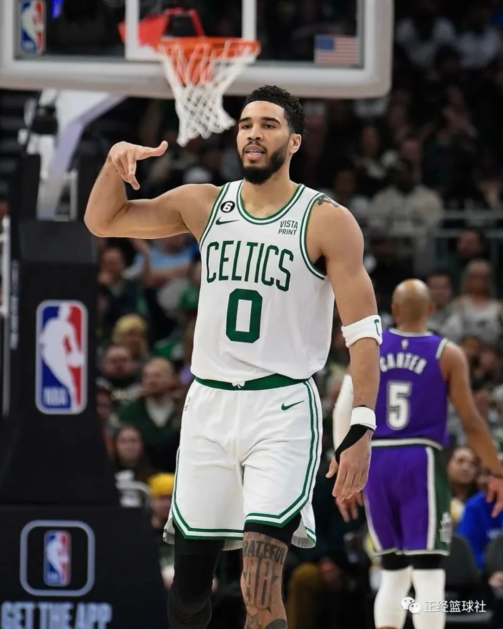 塔图姆重要时刻锐不可当,雄鹿带队取胜!比赛高潮迭起 塔图姆重要时刻锐不可当,雄鹿带队取胜!比赛高潮迭起