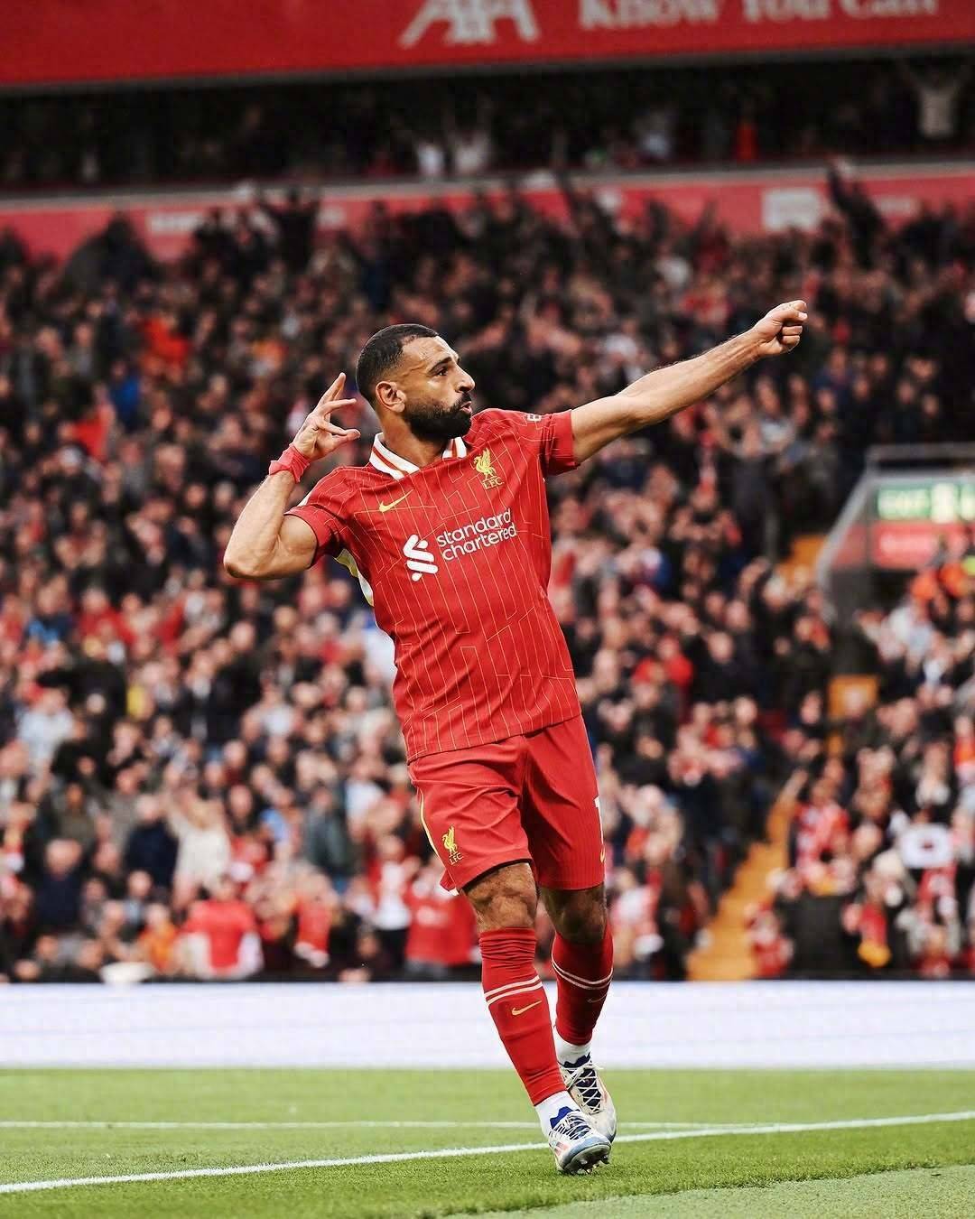 萨拉赫在C9比赛中晋级下一阶段,领先优势明显引发热议!观众掌声雷动 萨拉赫在C9比赛中晋级下一阶段,领先优势明显引发热议!观众掌声雷动