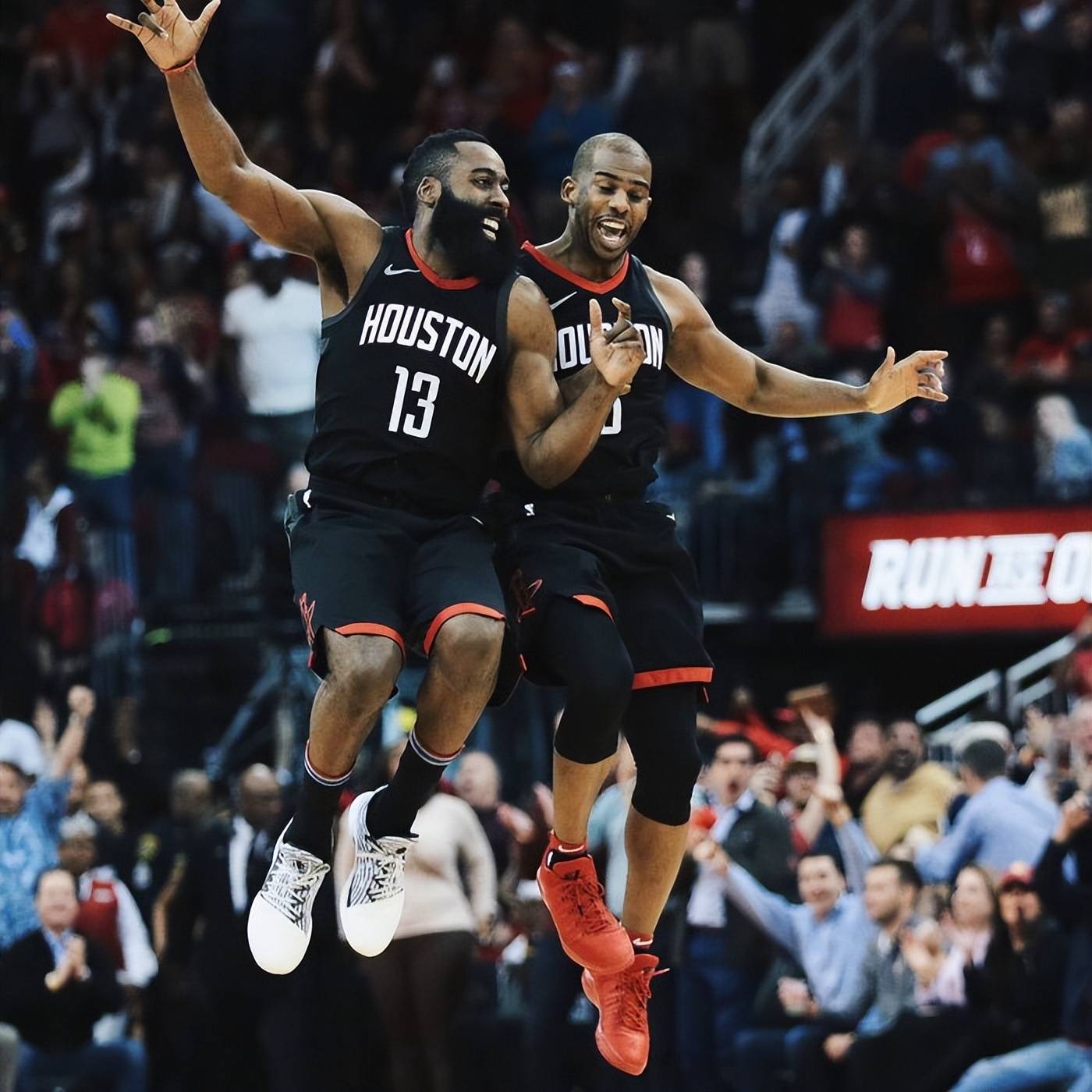 公牛带队取胜!,哈登重要时刻出色防守引发球迷热议 公牛带队取胜!,哈登重要时刻出色防守引发球迷热议