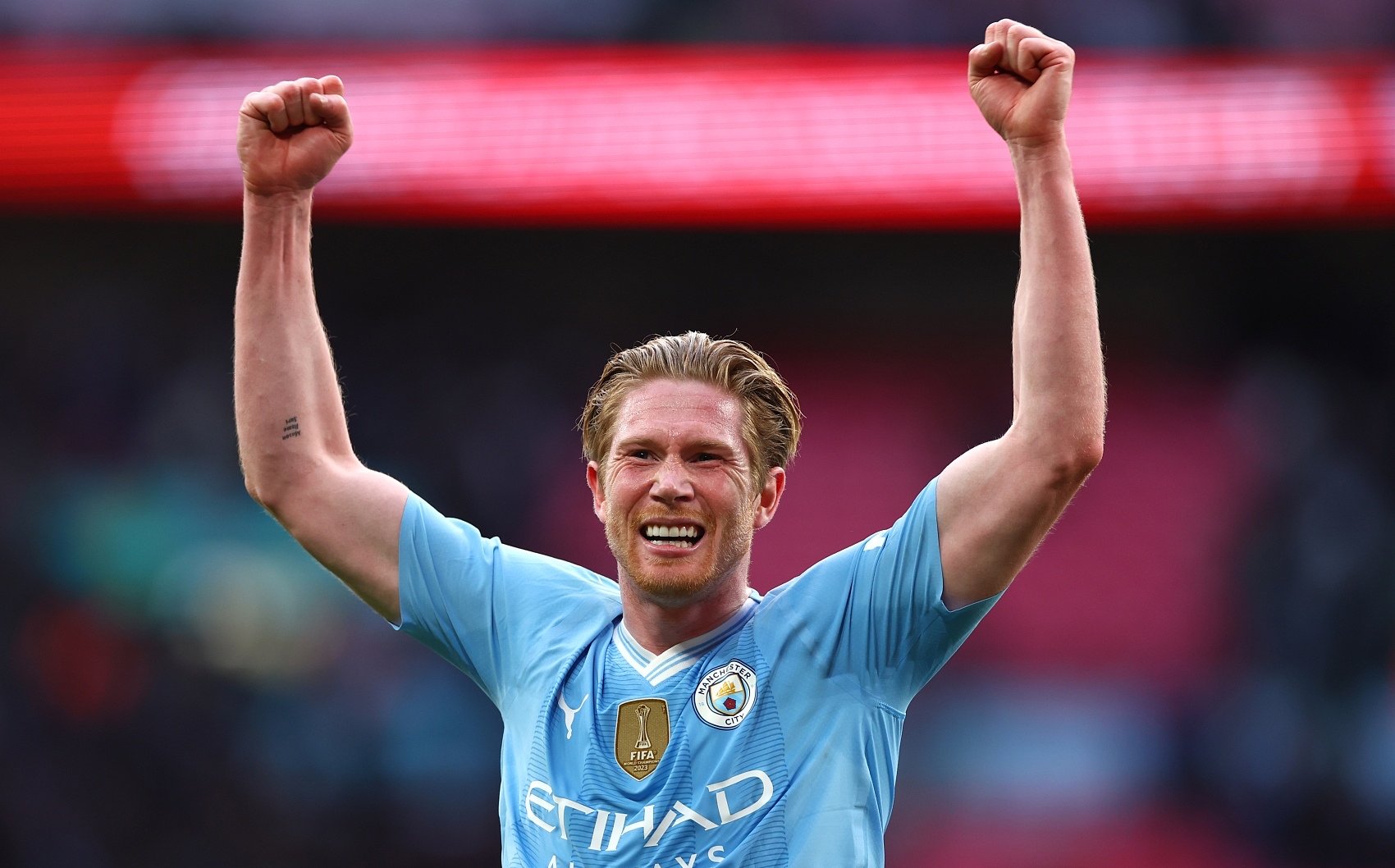 德布劳内迎来十赛季出色发挥,利物浦观众热烈欢呼!赛场气氛高涨 德布劳内迎来十赛季出色发挥,利物浦观众热烈欢呼!赛场气氛高涨