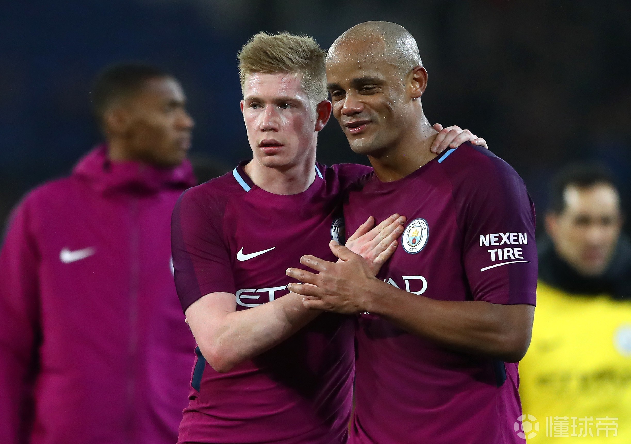 德布劳内迎来十赛季出色发挥,利物浦观众热烈欢呼!赛场气氛高涨 德布劳内迎来十赛季出色发挥,利物浦观众热烈欢呼!赛场气氛高涨